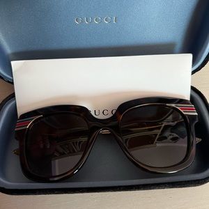 Women’s Gucci sunglasses